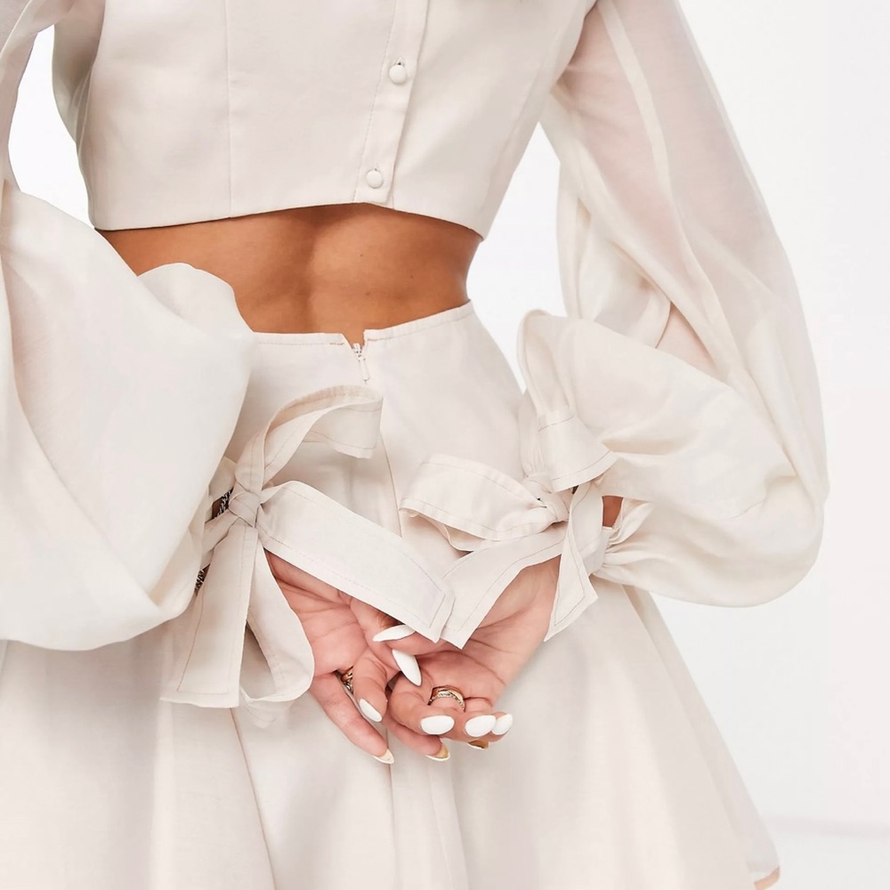 ASOS DESIGN voile mini dress with Blouson Sleeve and cuff tie detail - Picture 4 of 6